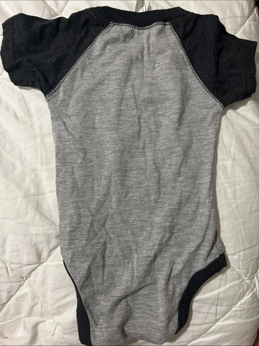 Rabbit Skins Gray Ohio Bobcats Paw Infant Bodysuit Onesie 6 Months